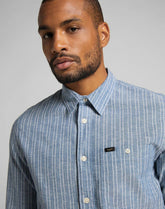 MĘSKA KOSZULA MATERIAŁOWA LEE ONE POCKET SHIRT WASHED BLUE L66NQALR 112116600